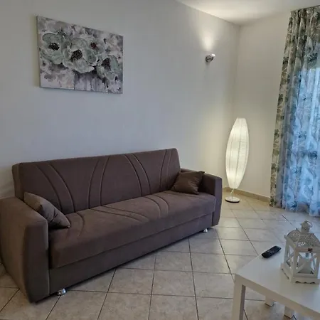 Apartment Flowers Ortona